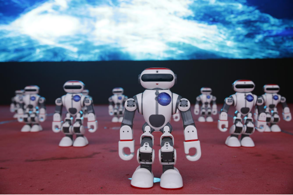 科技賦能，生態(tài)玉溪 2019京東玉溪特產(chǎn)館“11.11”啟動儀式暨智能機(jī)器人銷售新篇章